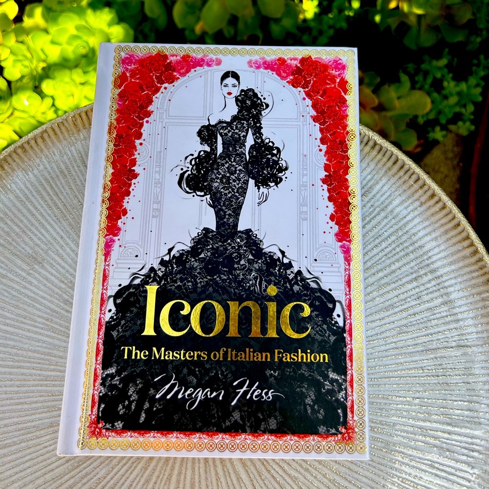 Italian Fashion 👠 The Masters of Italian fashion Hardback Book Gold Page Edge